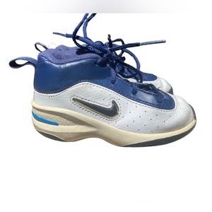 Nice 6C Baby NIKE White & Navy Blue Hi Tops Basketball Shoes Boys MINTY
